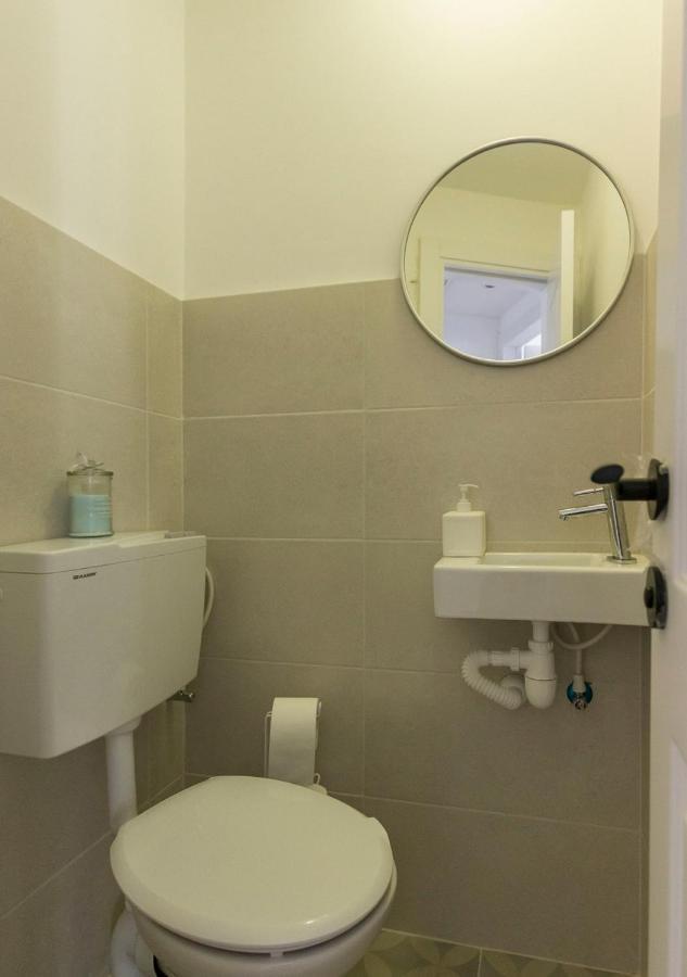 1B Patio Beach House Premium Location W/2 Balcony تل أبيب المظهر الخارجي الصورة