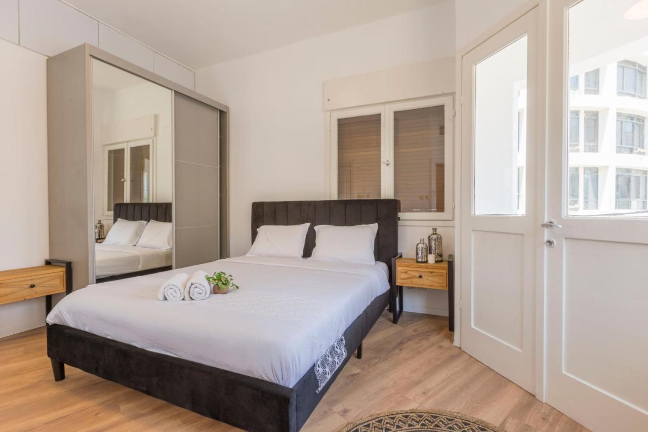 1B Patio Beach House Premium Location W/2 Balcony تل أبيب المظهر الخارجي الصورة